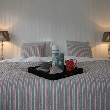 Villa Humlebaek B&B *