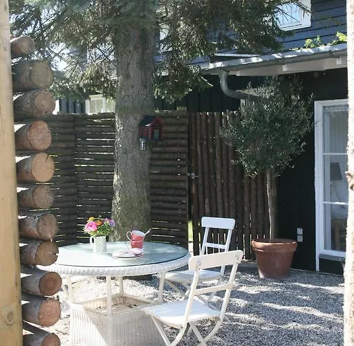 胡姆勒拜克住宿加早餐旅馆 Humlebæk